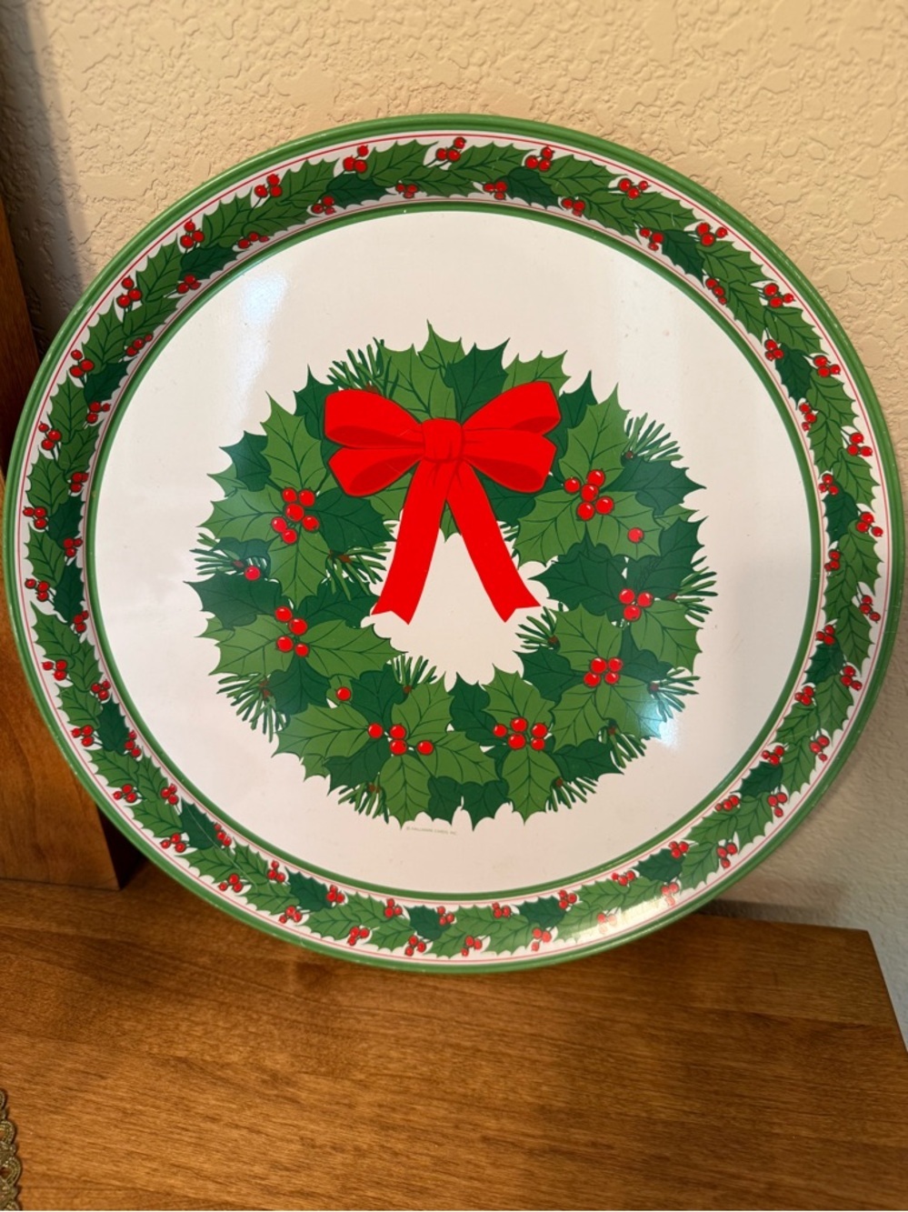 Vintage Hallmark Christmas
Wreath Red Bow Metal
Serving Tray Holiday Décor
1980